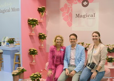 Marleen van Arendonk, Marco van Leeuwen en Lisa v/d Werf van Magical Hortensia, het hortensiamerk van Kolster en Horteve dat 150 dagen bloeigarantie belooft.